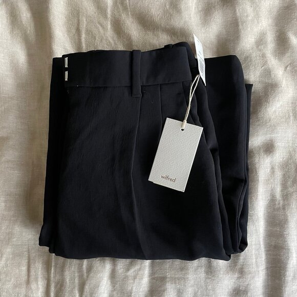 NWT Effortless Pant from Aritzia - Black Crepette, Size 4 Tall 33” inseam - Picture 2 of 8